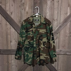 MENS: Camo Heavy Twill Button-Down Jacket EUC